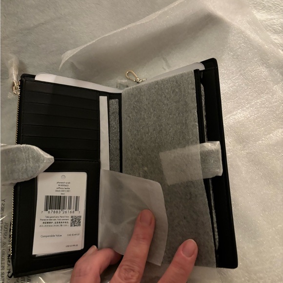 Kate Spade New York Saffiano Wallet - New in Signature Box - Picture 9 of 14